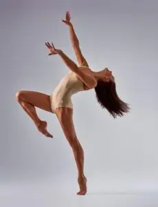 Ballerina in motion | Featured image for sports and biomechanics.