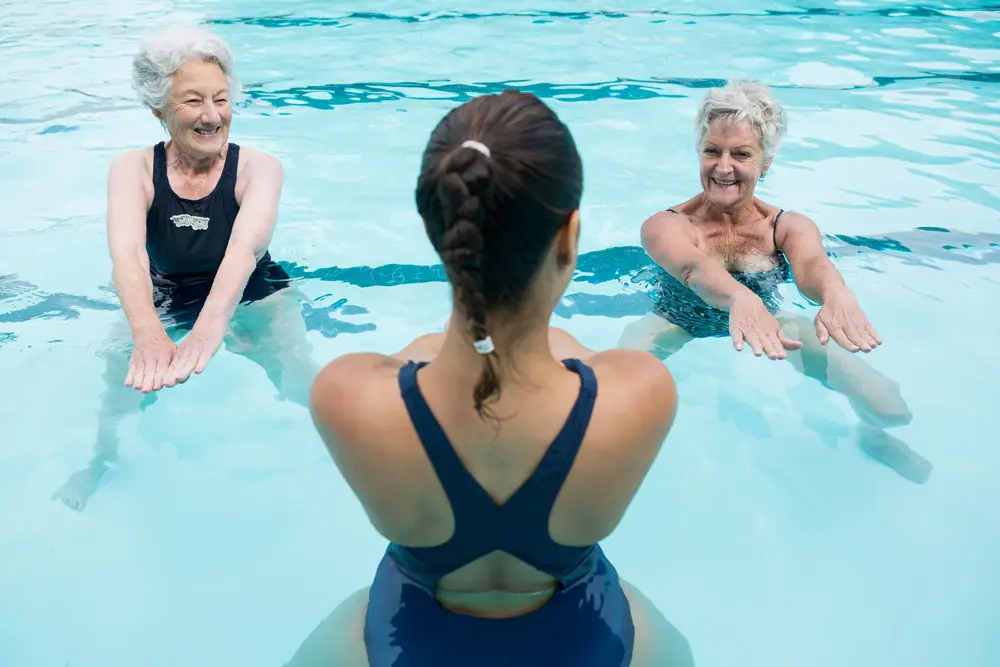 Exercising in a swimming pool | Featured Image for Knee Osteoarthritis