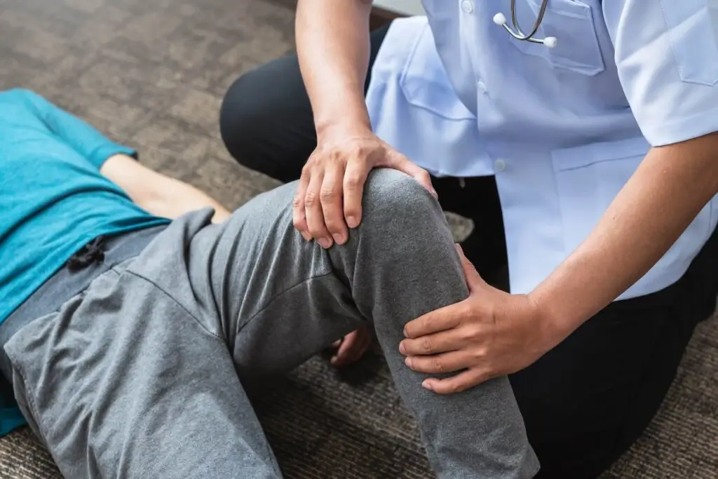 Person undergoing osteoarthritis physiotherapy | Featured image for the Osteoarthritis Physiotherapy page by Pivotal Motion.